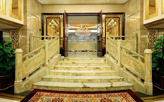 Royal Mediterranean Hotel вид на фасад