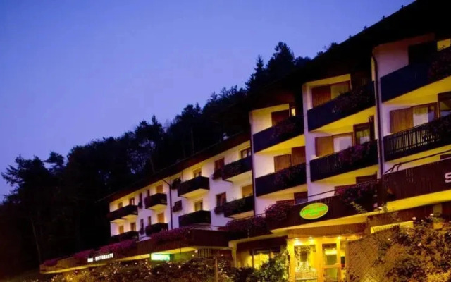 Cattoni Plaza