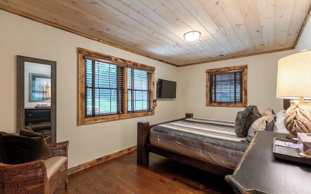Moosey Creek Lodge