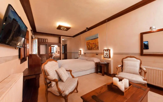 Katogi Averoff Hotel & Winery