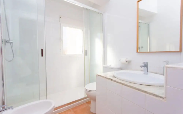 Townhouse with roof terrace 300m Arenal