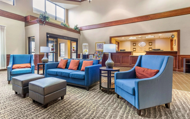 Comfort Suites Findlay I-75 near Sports Complex