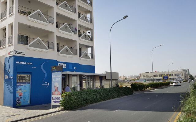 Отель Alora Apartments Кипр, Ларнака - 1 отзыв об отеле, цены и фото номеров - забронировать отель Alora Apartments онлайн вид на фасад