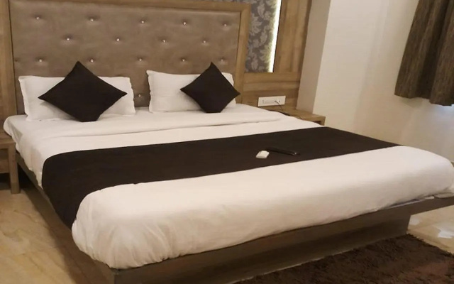 Hotel Hill Park ( Odhav)
