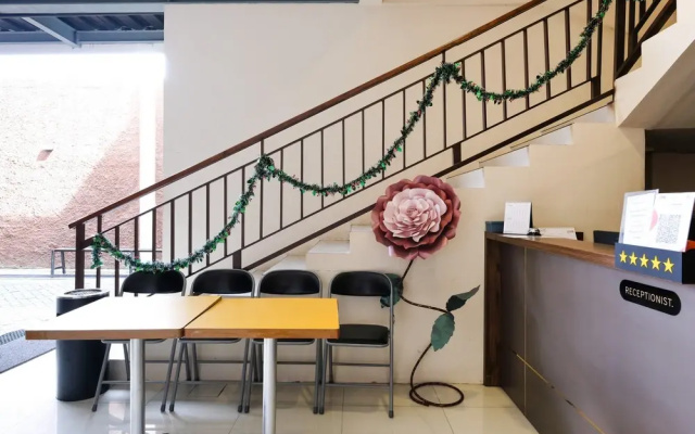 Urbanview near Sunrise Mall Mojokerto