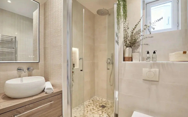 Superb Apartment Invalides Eiffel Tower