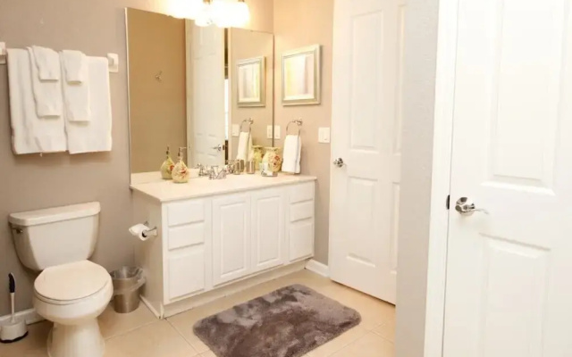 10-106 2 Bedroom Condo by RedAwning