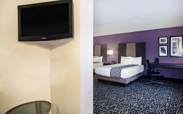 La Quinta Inn & Suites by Wyndham Pontoon Beach