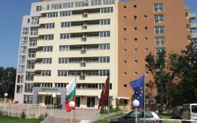 Апартаменты Apartment Debora Золотые пески вид на фасад