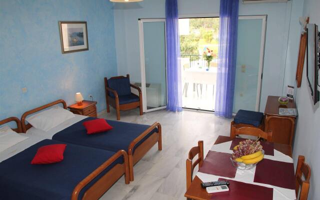 Отель Saint Nicholas Beach Apartments Греция, Корфу - отзывы, цены и фото номеров - забронировать отель Saint Nicholas Beach Apartments онлайн комната для гостей