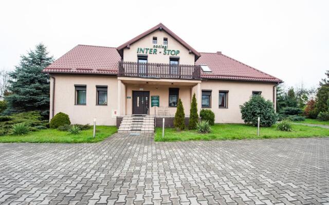 Отель Pokoje Gościnne Inter-Stop вид на фасад