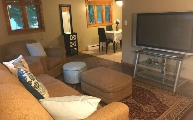 Updated and Cozy 2-bedroom in Rochester