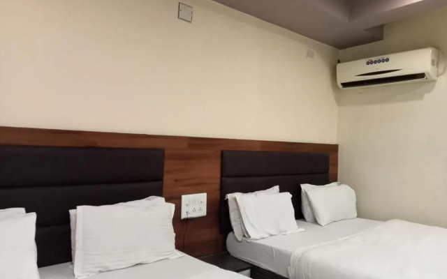 OYO Spot on 8592 Hotel Paras Palace