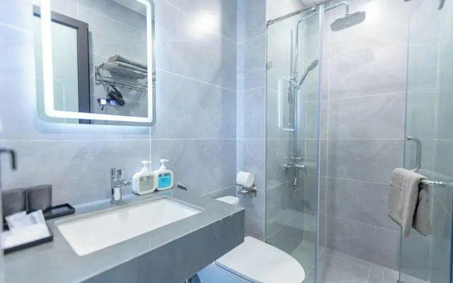 Lumi West Lake Apartment