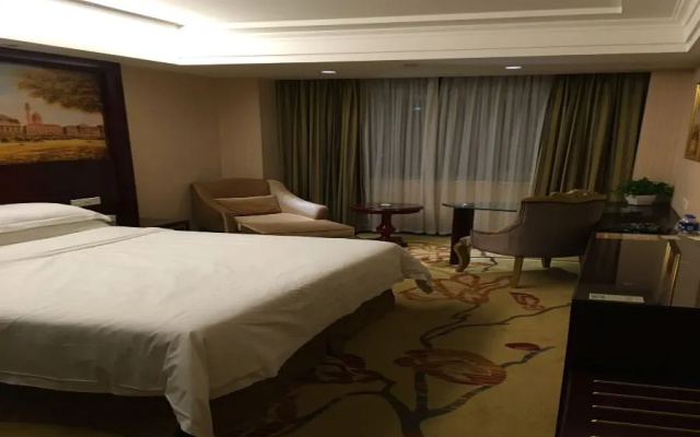 Vienna Hotel Shawan
