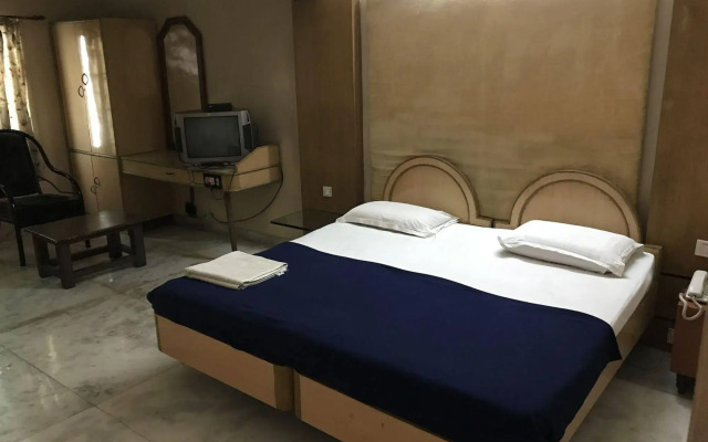 Hotel Raj Residency