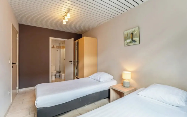 Room-one Bedroom Apartment Near North S