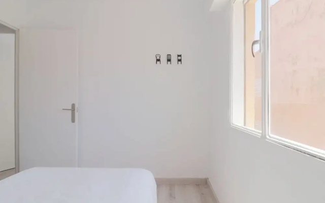 Brrand New 3 Bedroom Apartment By The Center