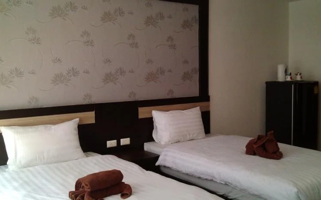 Ea-sy Condotel