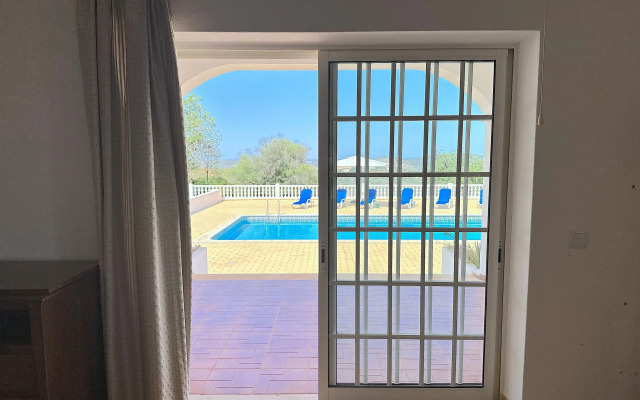 BnB Homes Luxurious Villa With 5 Bedrooms Pool