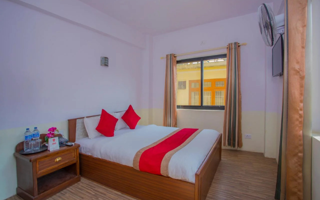 OYO 255 White Zambala Hotel