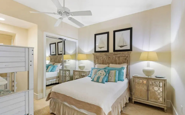 Turquoise Place 2205 C
