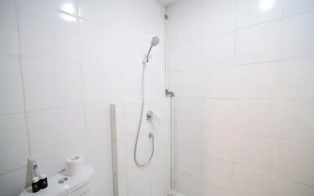Best Location And Restful 1Br At The City Square Apartment