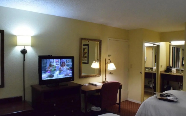 Baymont Inn & Suites by Wyndham The Woodlands