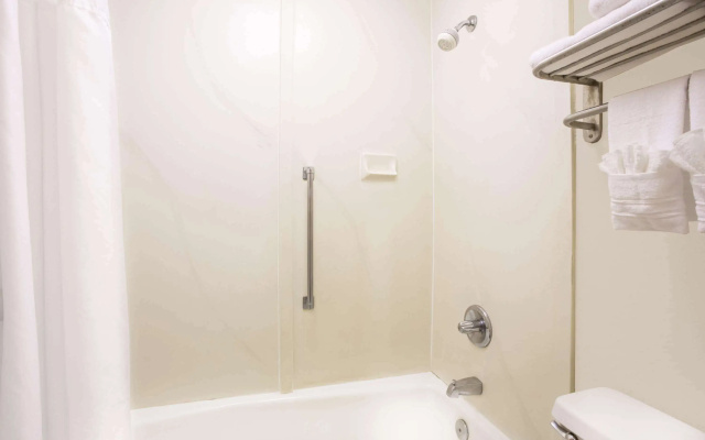 Days Inn by Wyndham Easley/Greenville/Clemson Area