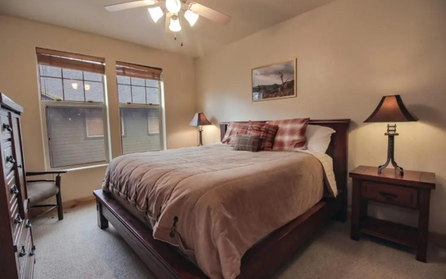Fox Pointe Condo