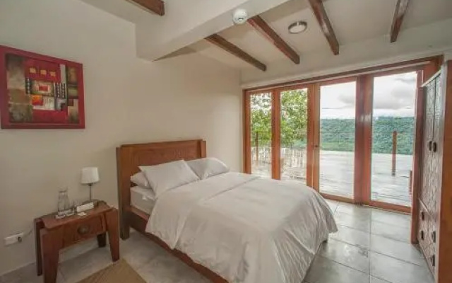 Tangara Lodge