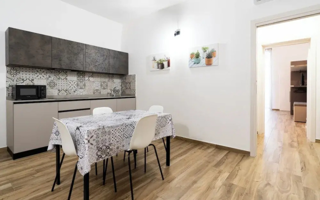 Nicolaus 204 - Brown & Grey Rooms by Wonderful Italy