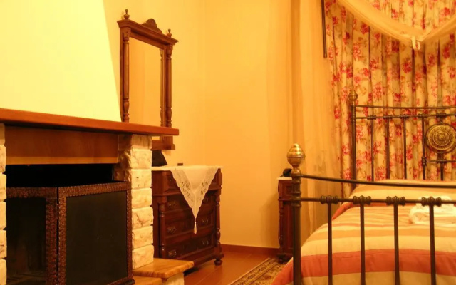 Aristarchos Lodge