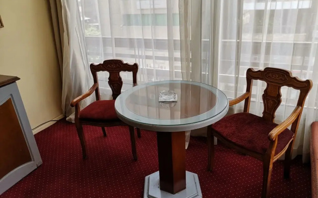 Trio Caroline Hotel