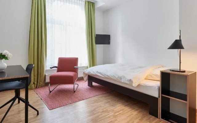 Haus zur Stauffacherin — Women Only (отель для женщин)