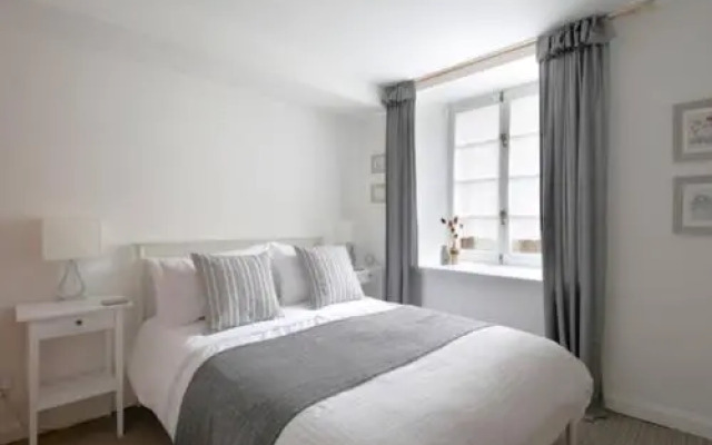 The Cooperage Apartment No 6, The Shore