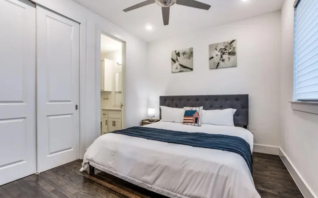 Cozysuites Luxe 3BR Uptown Home Great Rooftop
