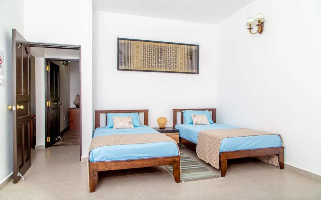 2-bed Apt, Sleeps 5, Near Beau Vallon Beach