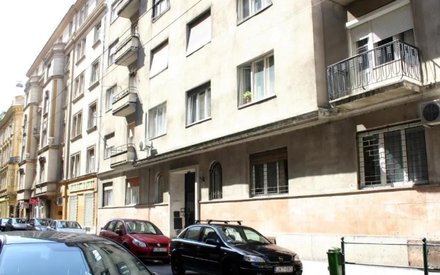 Arriva Balcony Studio