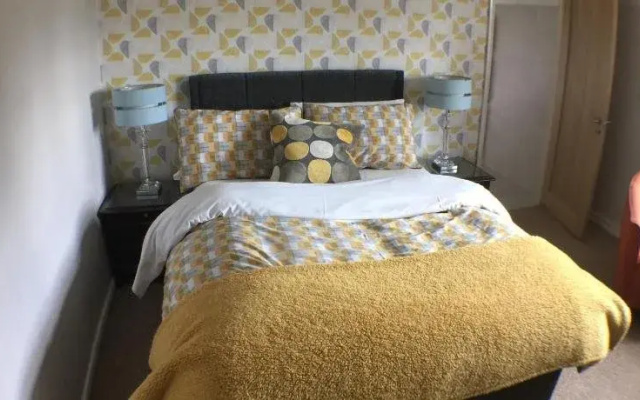 The Chestnuts Hotel