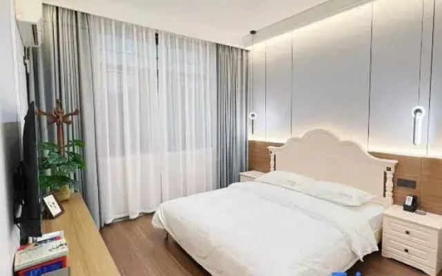 Mingmen Grand Hotel (Border City Chatong Scenic Area)
