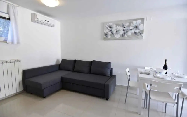 Terrace Flat 300 mt From Beach