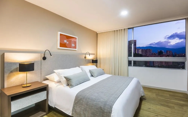 Travelers Orange Suites
