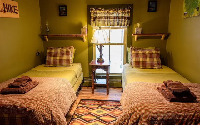 RoosterComb Inn