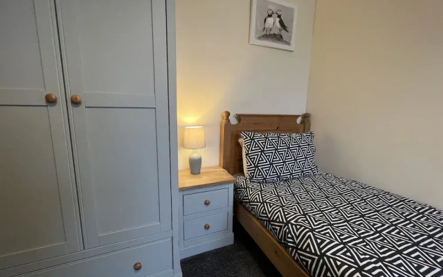 3 Bedroom Bungalow Moelfre- Private Garden,parking