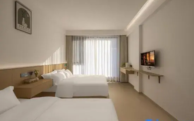 Plum ripe hotel