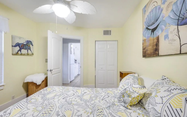 Cozy Casita by Distinctive Beach Rentals