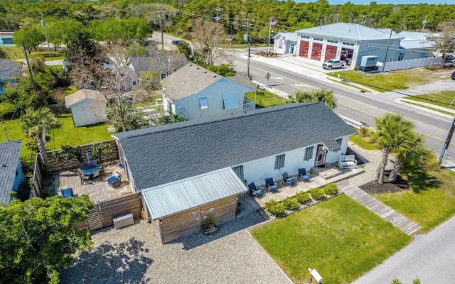 Barefoot Bungalow by Carolina Retreats