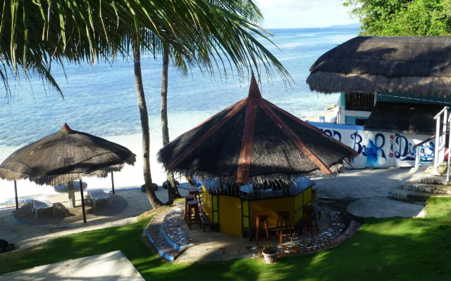 RedDoorz Premium @ Flower Beach Anda