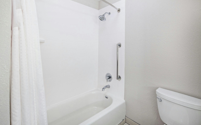 Holiday Inn Express & Suites Clovis-Fresno Area by IHG